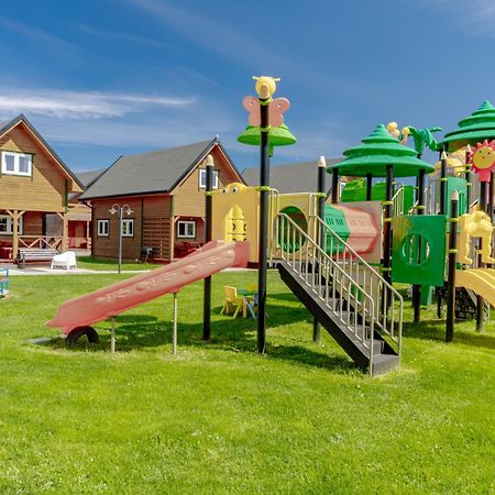 Domki Morena - Rodzinne Domki Blisko Plazy Karwia Buitenkant foto